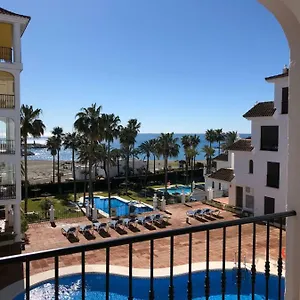 Puerto De La Duquesa Sea View Apartment
